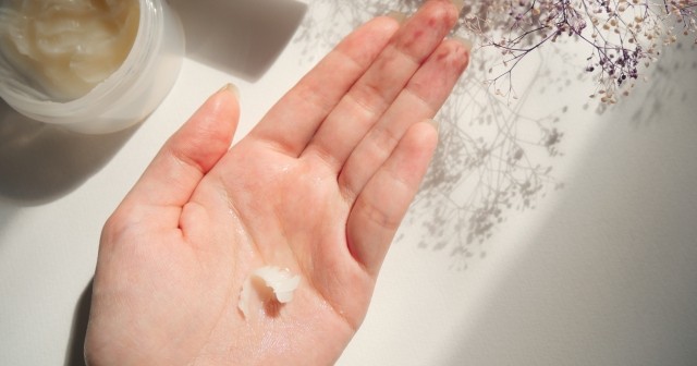 髪型がうまくいかない日は、つける「量」を見直してみませんか