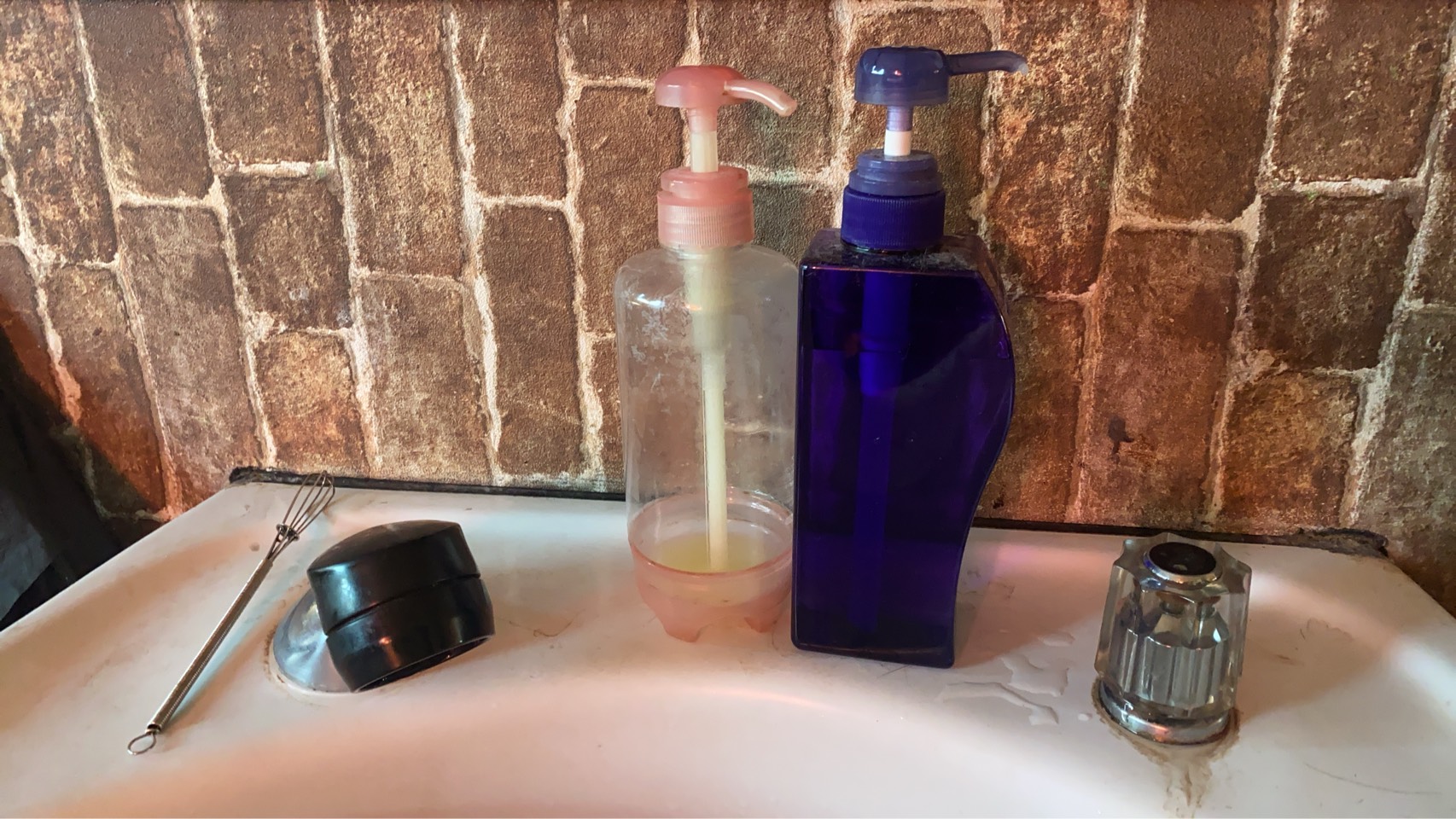 シャンプーは髪より頭皮を洗うって本当？